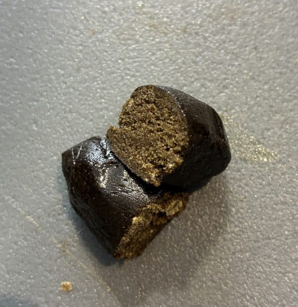 Résine X3 CBC 10G en forme d’olive – Résine de chanvre concentrée sans THC